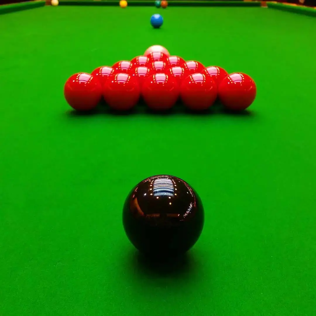 2023斯诺克国锦赛：马克·戴维斯VS卢卡·布雷切尔，谁能在这场二轮焦点战中脱颖而出？